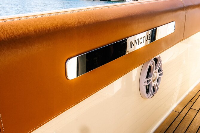 1H Luxury Cruise Como Lake Tender Yacht Invictus 9 Pax - What people love most on this cruise