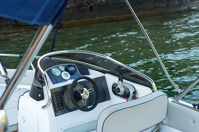 Be the Captain : Drive Your Own Boat on Lake Como - Docking, Parking, and Getting to the Pickup Spot in Como