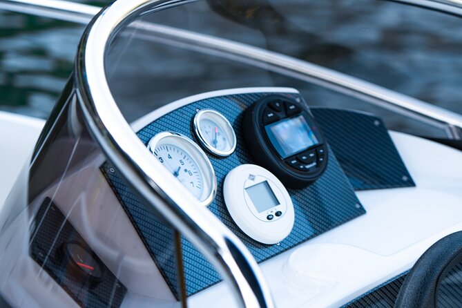 Be the Captain : Drive Your Own Boat on Lake Como - Who This Fits Best on Lake Como (And Who Might Not Love It)