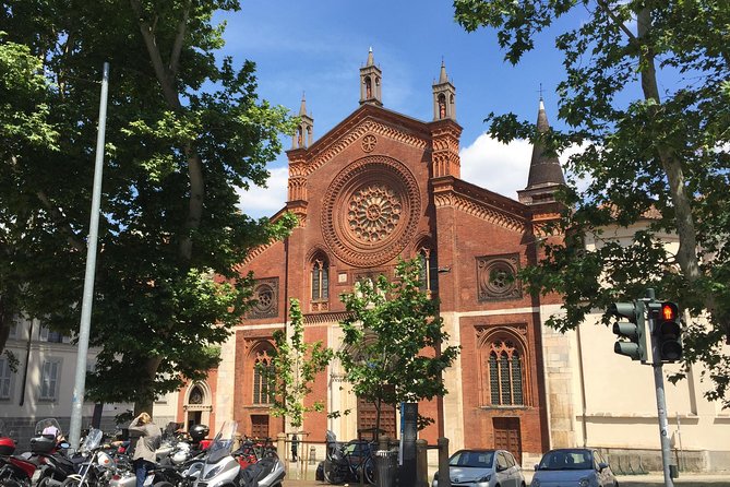 Brera district & Pinacoteca 2-hours guided experience with entrance tickets included - Price and Logistics: What You Pay for, and What You Don’t
