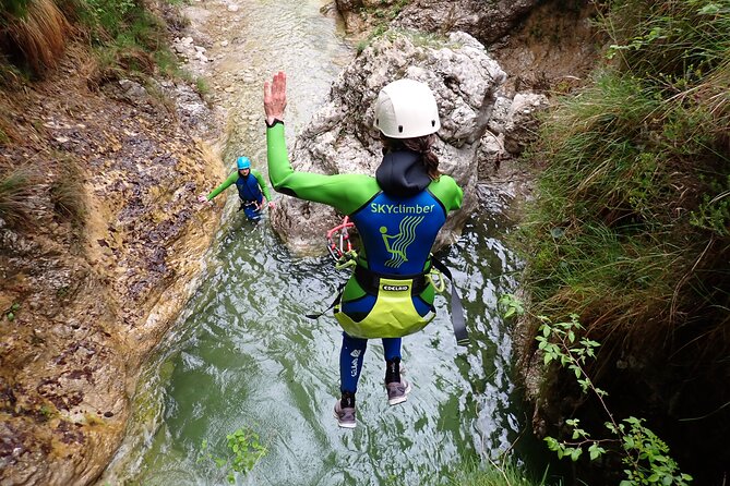 Canyoning "Summerrain" - fullday Canyoning Tour also for beginner - Stop in Tremosine sul Garda: how the timing and flow usually work