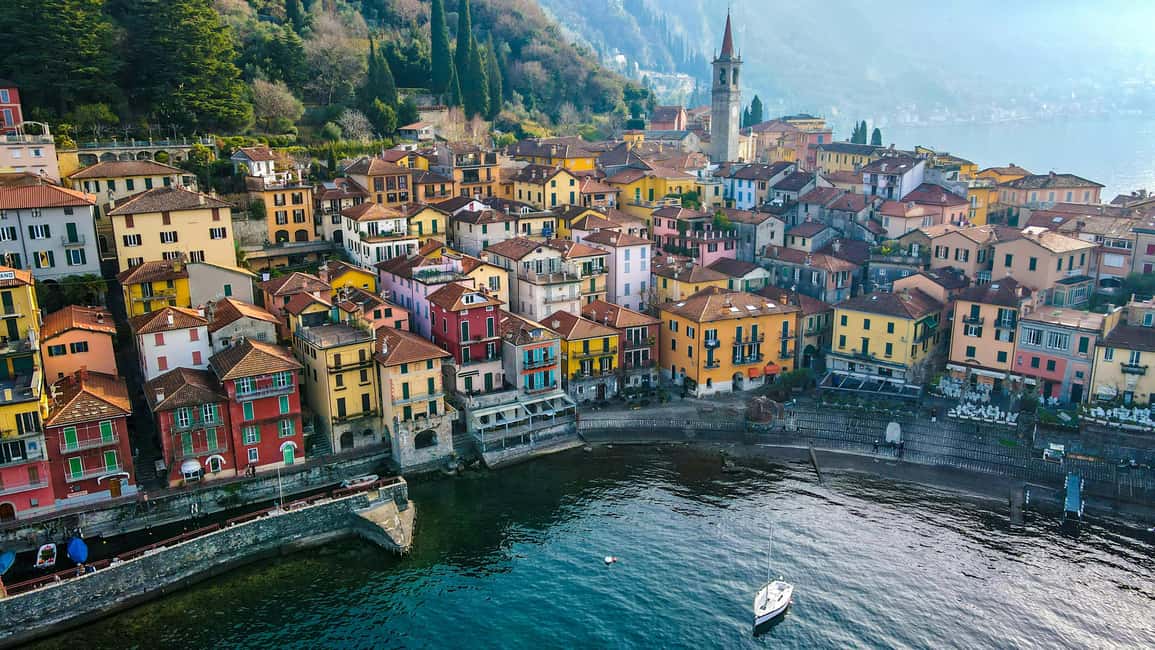 Como: Lake Como Private Guided Boat Tour - The Villa Stretch: Villa Geno to il Sereno