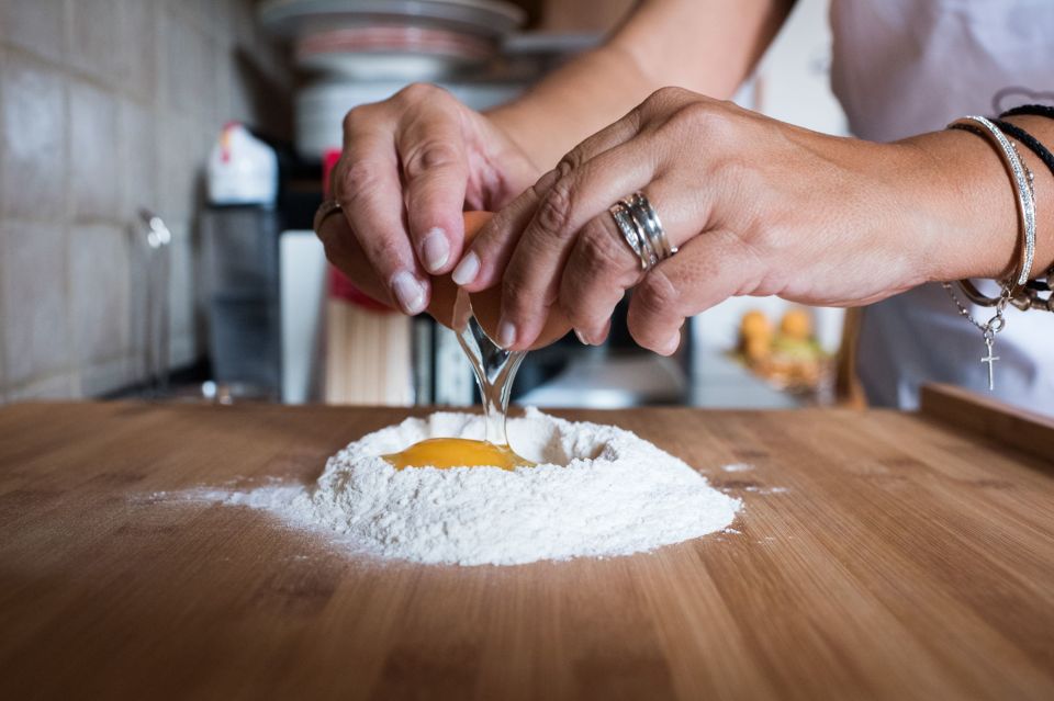 Como: Pasta and Tiramisu Class at a Local's Home - Timing Your Day: 10:00AM vs 5:00PM in Como