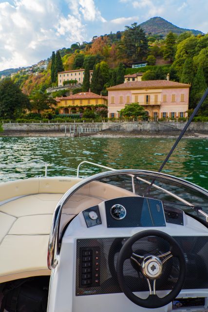 Como: Private 1-Hour Boat Rental - The Villa d’Este View: Why the Lake Mansions Look Different