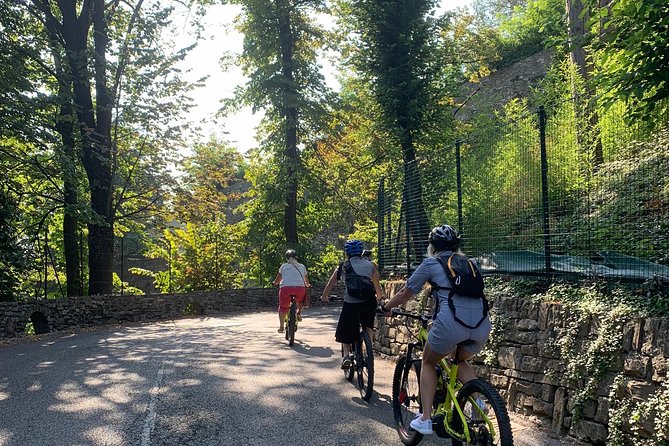 E-bike tour Bergamo - Castello di San Vigilio Park: The 15-Minute Viewpoint Stop