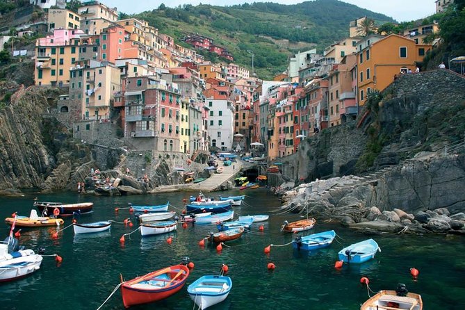 From Milan: Cinque Terre Guided Full-Day Trip With Cruise - The 90-minute boat cruise: where Cinque Terre looks different