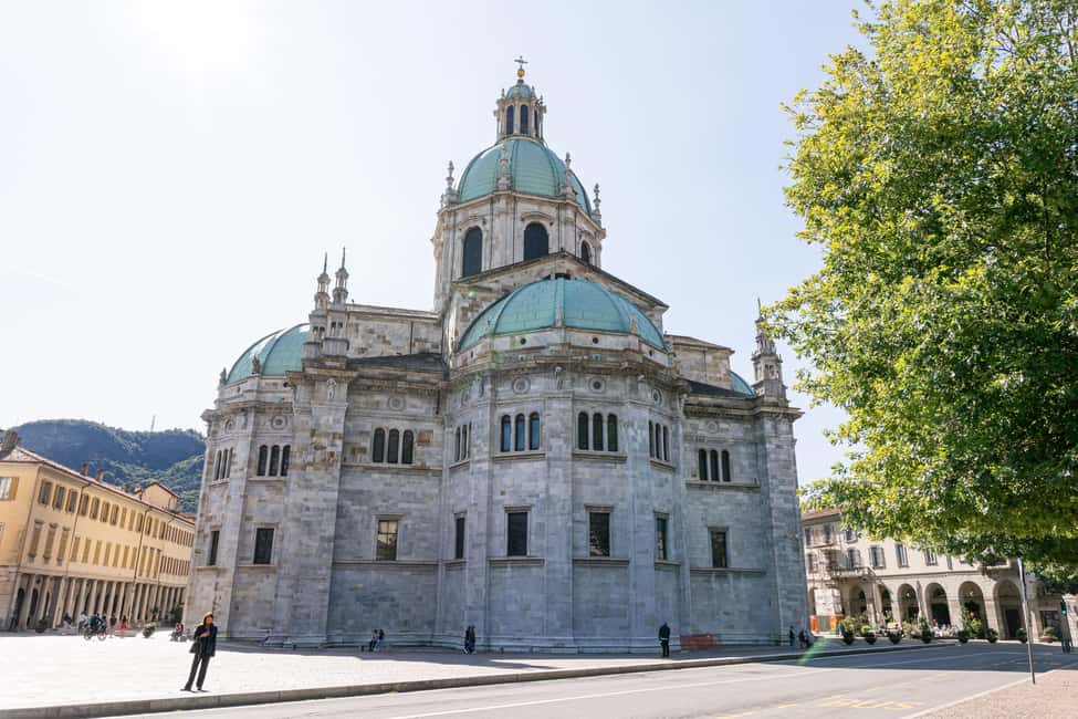 From Milan: Como & Bellagio Day Tour & Scenic Lake Cruise - The first Lake Como moments: the road views and photo stop strategy
