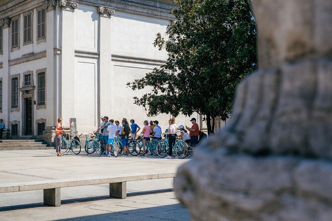 Highlights and hidden gems of Milan Bike Tour - Teatro alla Scala Outside: Opera Glamour, Explained Simply