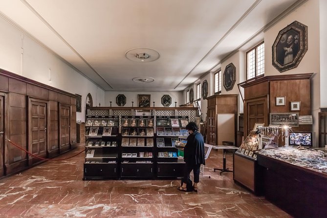 Historic Milan Tour with Skip-the-Line Last Supper Ticket - Via Dante to Piazza dei Mercanti: Medieval Milan on Foot