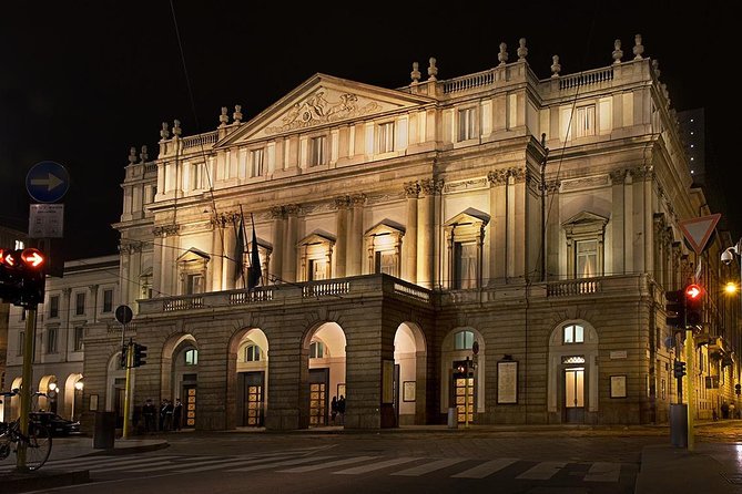La Scala Theatre and Museum Tour in Milan With Private Guide - Teatro alla Scala views: boxes, foyer, pit orchestra, and the stage