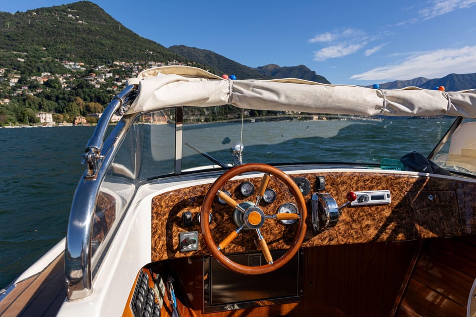 Lake Como: Exclusive Boat Tour - Lake Como by motorboat: what you really get in an hour