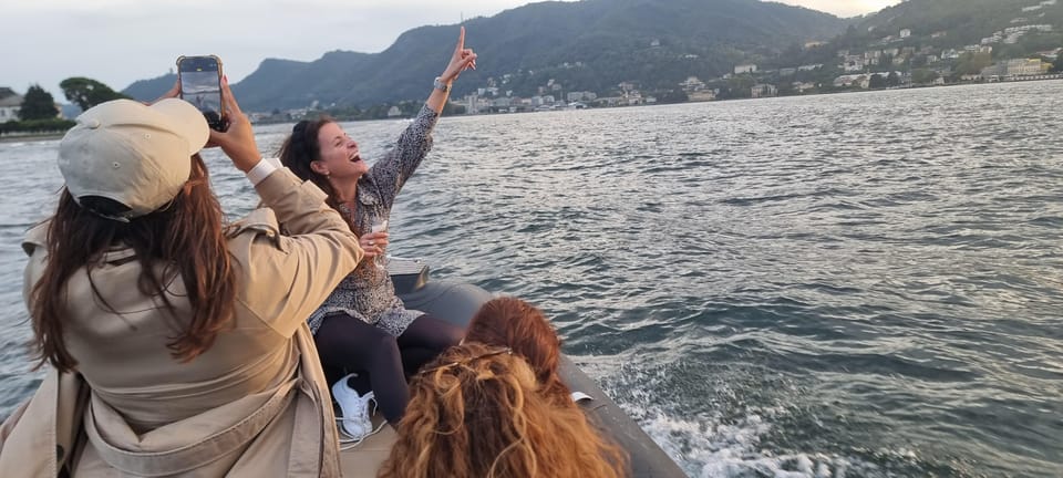 Lake Como: Shared Boat Tour with Prosecco Aperitif - Villa Erba, Villa Versace, and Villa Pizzo: the villa parade you came for