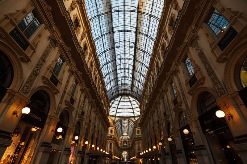 Milan: Best of City Walking Tour with Last Supper Tickets - Teatro alla Scala: more than a fancy façade