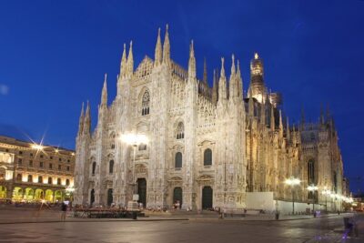 Milan: Best of Skip-the-Line Duomo Rooftops Guided Tour - Getting Past the First Bottleneck: What Skip-the-Line Means Here