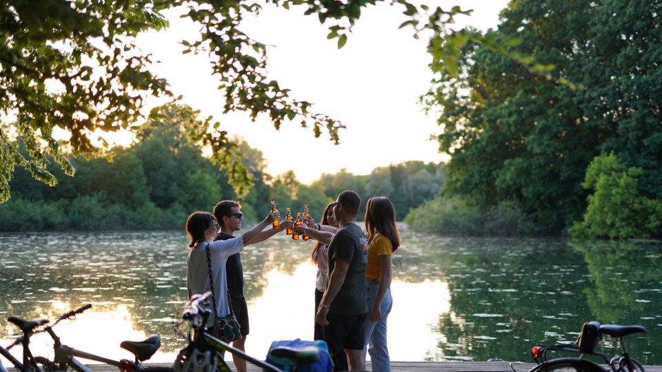 Milan: Bike Tour with Picnic on the turtle lake - Boscoincittà: The First Hour with Bikes, Aperitif, Beer, and Picnic
