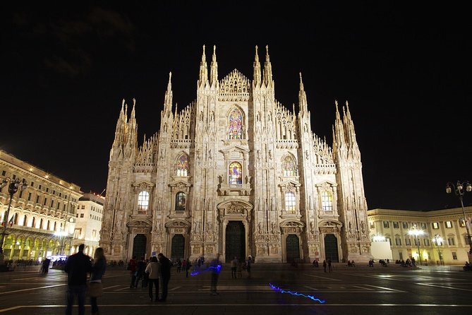 Milan by night walking experience - Why a 6:30 pm walk beats daytime Milan