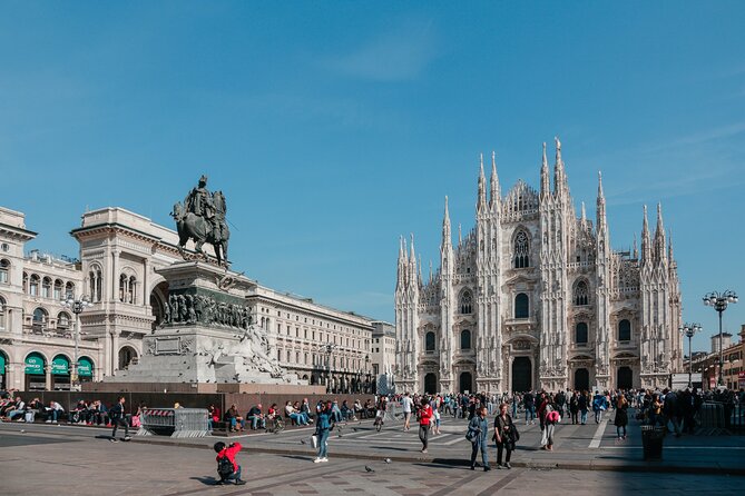 Milan: Duomo, Scala, Sforza Castle and Last Supper Private Tour - La Scala exterior and Piazza della Scala: orientation in 20 minutes
