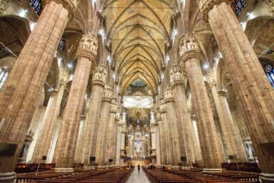 Milan: Fast-Track Milan Cathedral and Terraces Guided Tour - Entering the Duomo: What You’ll Notice Once a Guide Points It Out