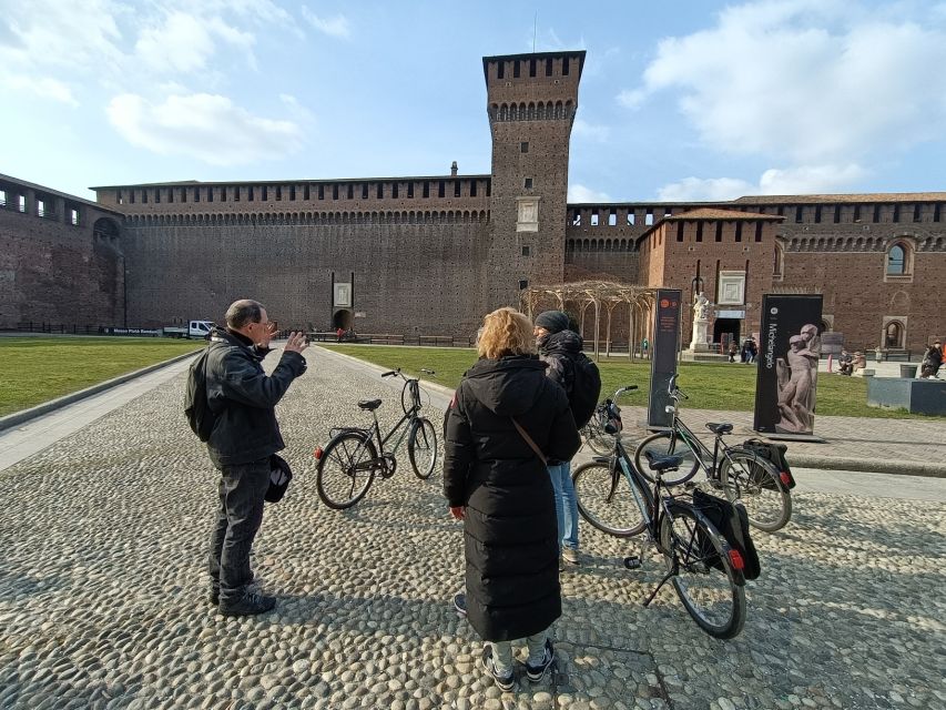 Milan: Guided Bike Tour - Piazza Affari and L.O.V.E: modern Milan in a short, high-impact stop