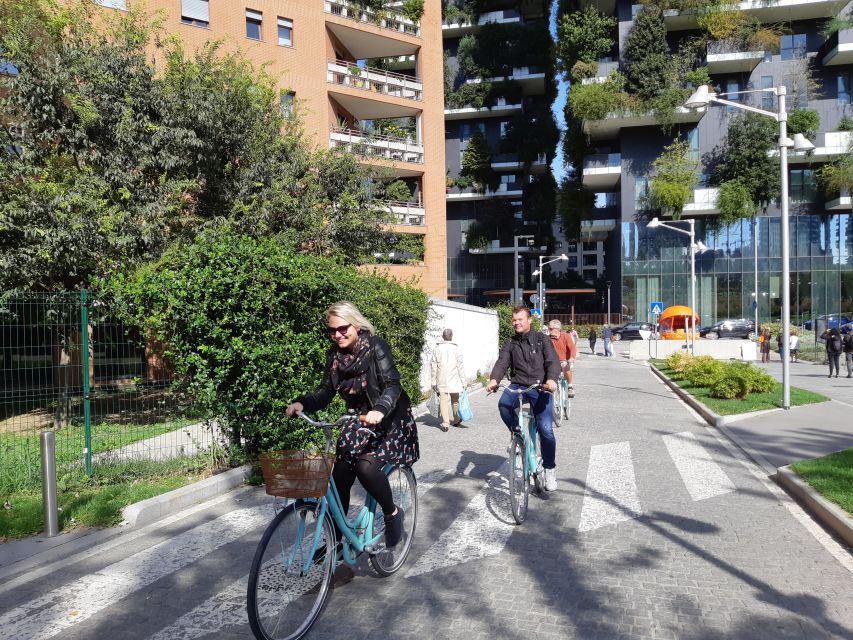 Milan: Highlights and Hidden Gems Guided Bike Tour - Porta Nuova’s modern contrast: what to look for while you pedal