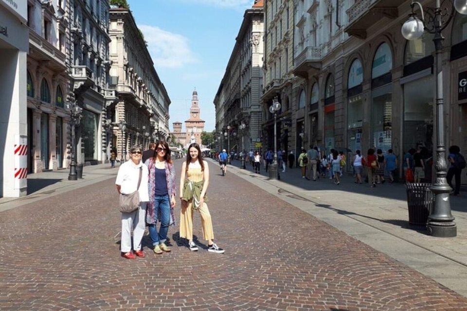 Milan : Historic Private Walking Tour - Bosco Verticale and UniCredit Tower: seeing modern Milan up close