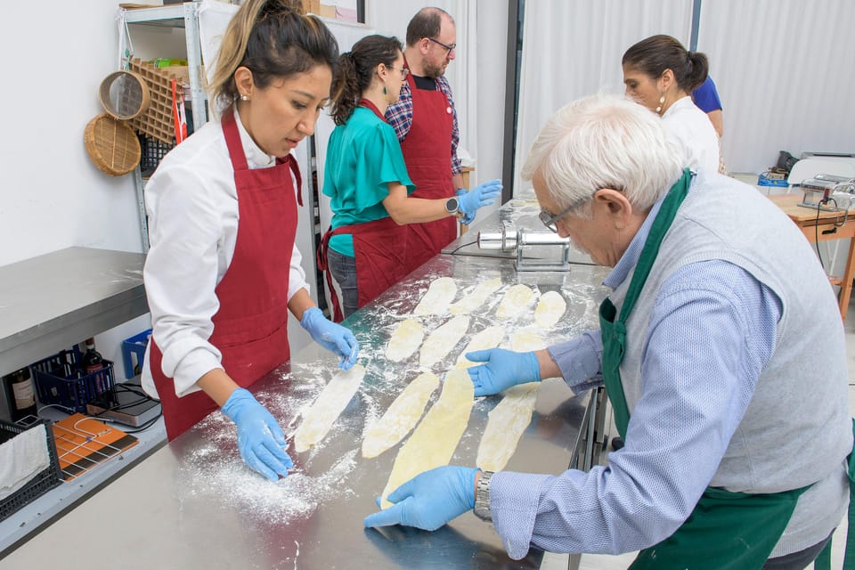 Milan: Italian Cooking Class with Food and Wine - Key things that make this class worth your time