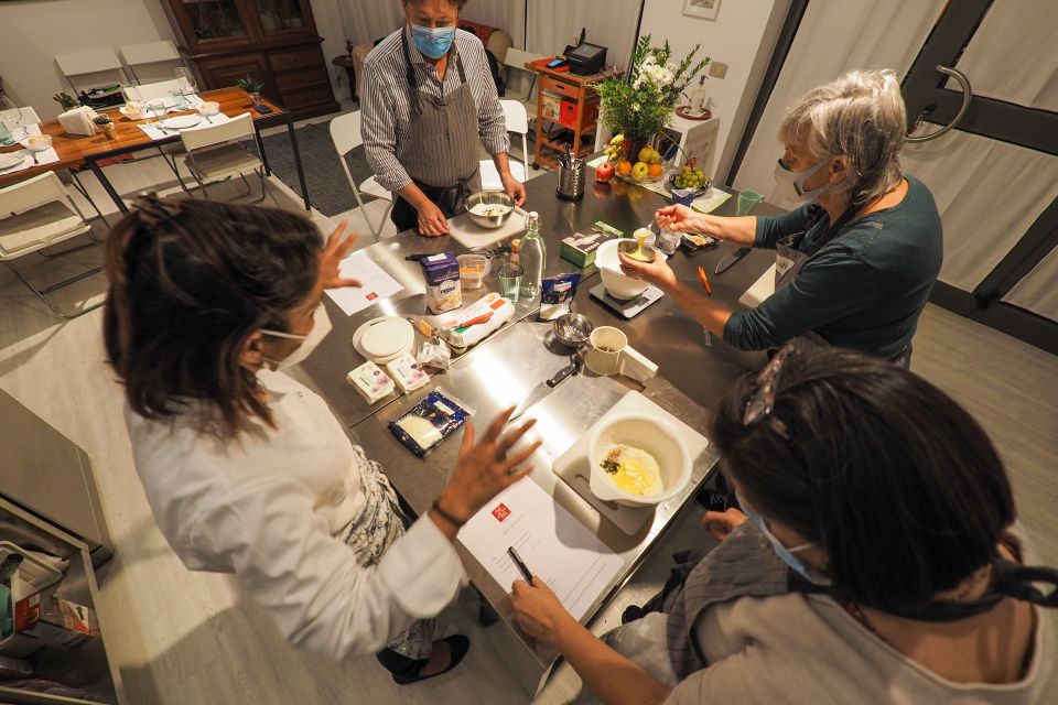 Milan: Italian Cooking Class with Food and Wine - Sauces and main flavors: cacio e pepe and ragu style cooking