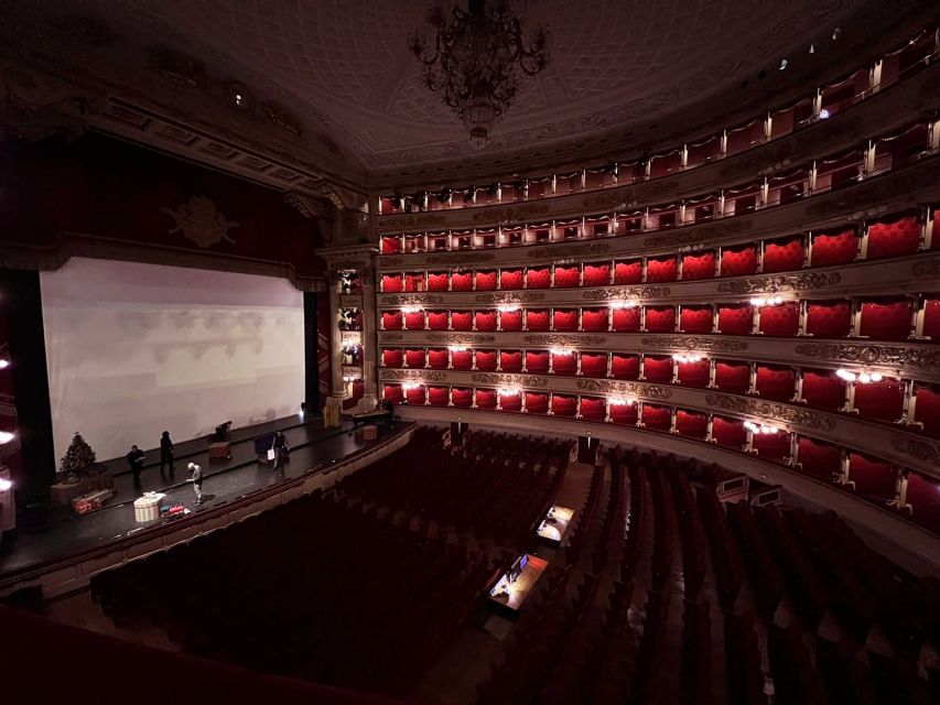 Milan: La Scala Theatre Skip-the-line Guided Tour - How the Headsets Make a Difference (Especially in a Busy Theatre)