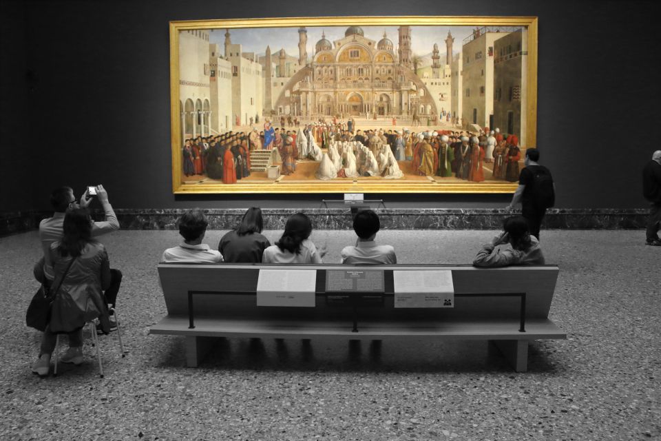 Milan: Pinacoteca Art Gallery and Brera District Guided Tour - Inside the galleries: how the guide keeps the tour moving