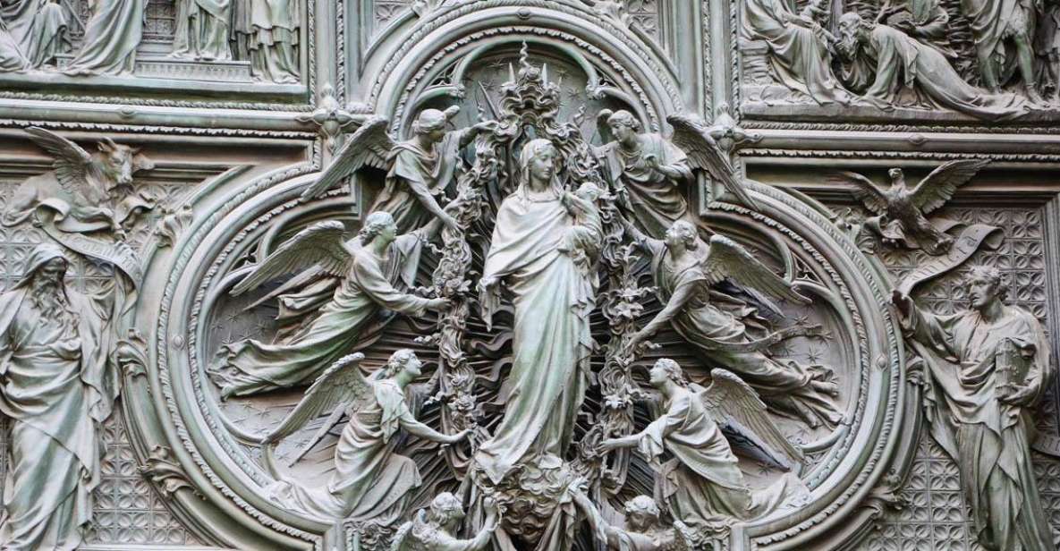 Milan: Private or Shared Essential Walking Tour - Getting your bearings: Duomo to the city core in 2 hours