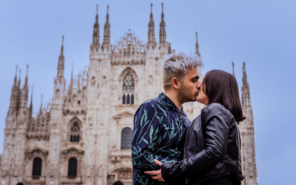 Milan: Private Professional Photoshoot at the Duomo - Meeting at McDonald’s Milano Duomo and Starting Smooth
