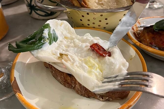 Milan Private Walking Tasting Tour with Secret Food Tours - What you actually eat and drink (and why the lineup matters)