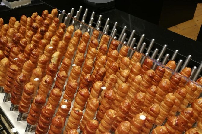 Milan: Sweet Delights Patisserie Tour by Do Eat Better - Marron glacé and “pastries”: the chestnut and the Sunday-lunch vibe