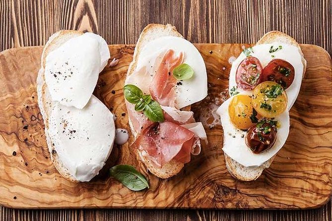 Milan's Authentic Street Food tour: A Gourmet Experience - Crescia, focaccia, and the savory ladder