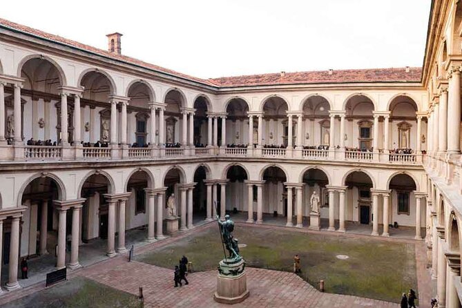 Private 3 Hours of Wonders in Milan (3km Friendly & Easy) - Piazza Mercanti: ending at one of Milan’s oldest squares