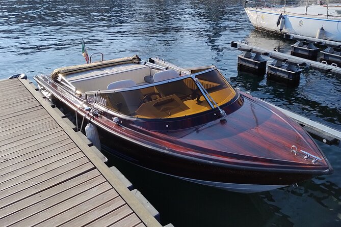 Private Boat Tour Como Wooden Classic Boat - On-board comfort: wooden boat, drinks, and the no-windshield factor