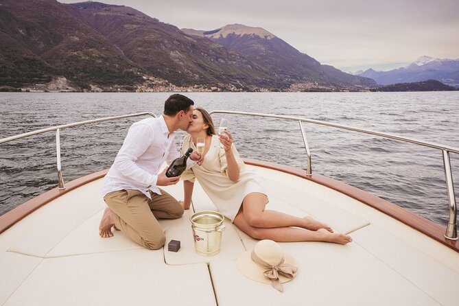 Private Boat Tour on Italian Gozzo on Lake Como - Onboard comfort and the real-life rules (shoes off!)