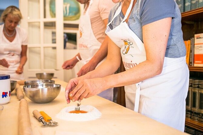 Small group Pasta and Tiramisu class in Como - Key things to know before you go