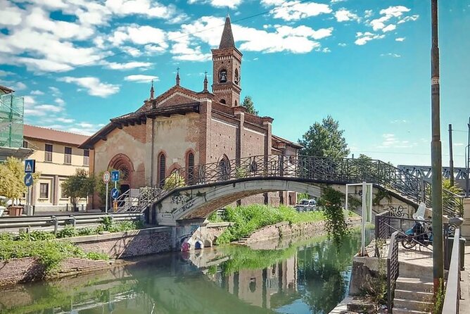 Sunset Navigli Boat Tour in Milan with Optional Aperitivo - Aperitivo Option: Drinks, Snacks, and the Pick-Up Reality