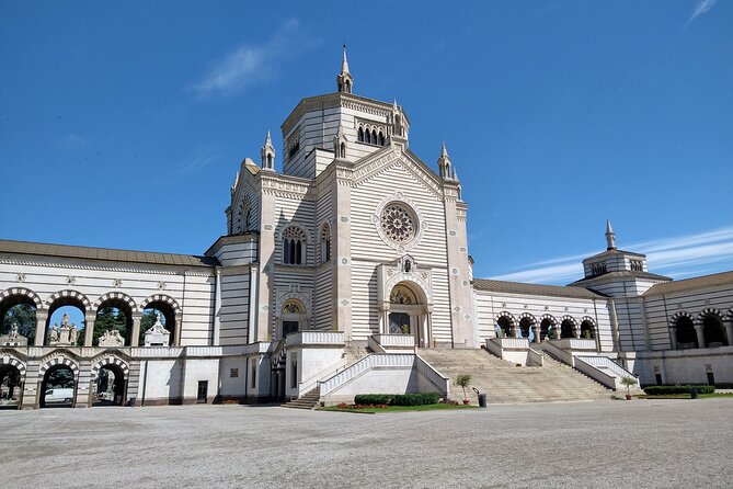 The Monumental Cemetery of Milan Guided Experience - Languages, Group Size, and the Comfort Stuff That Adds Up