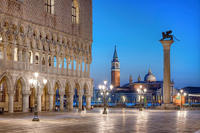 Venice Day Trip from Milan with Guided City Tour - Calli and local lanes: the part that feels more like Venice